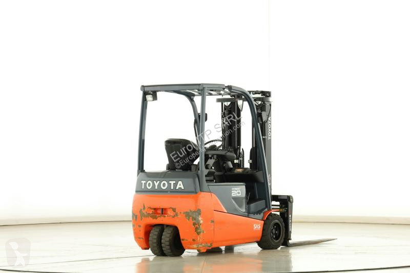 رافعة شوكية Toyota 8FBET20