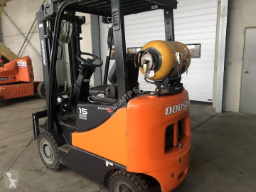 رافعة شوكية غازية Doosan