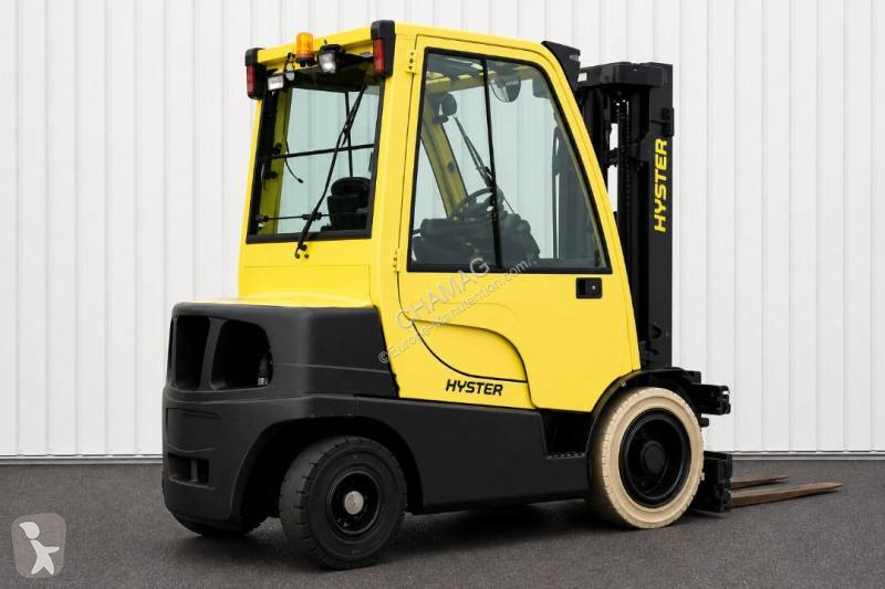 رافعة شوكية Hyster