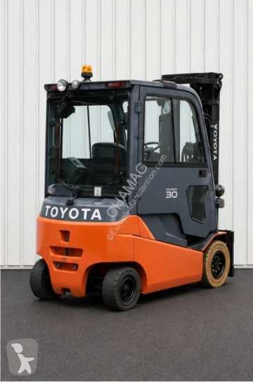 Elektrický vysokozdvižný vozík Toyota