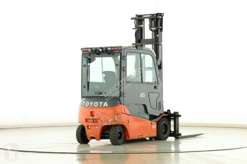 رافعة شوكية Toyota