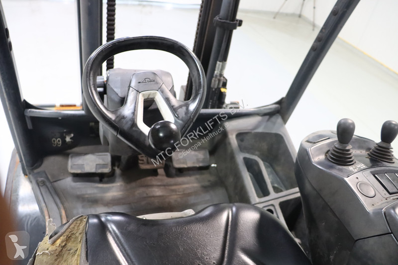 Teleskopický manipulátor Linde D-01