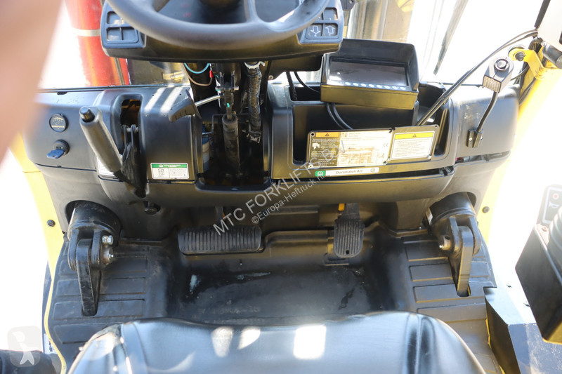 رافعة شوكية Hyster