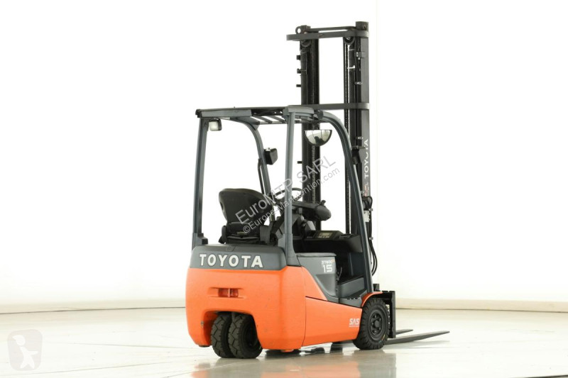 رافعة شوكية Toyota 8FBET15