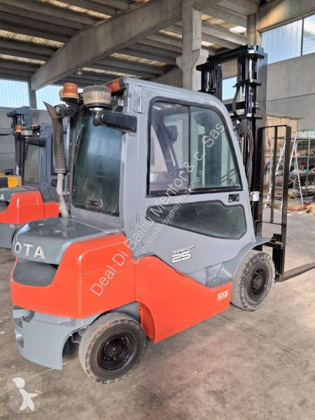 رافعة شوكية Toyota 068FD25F 11173