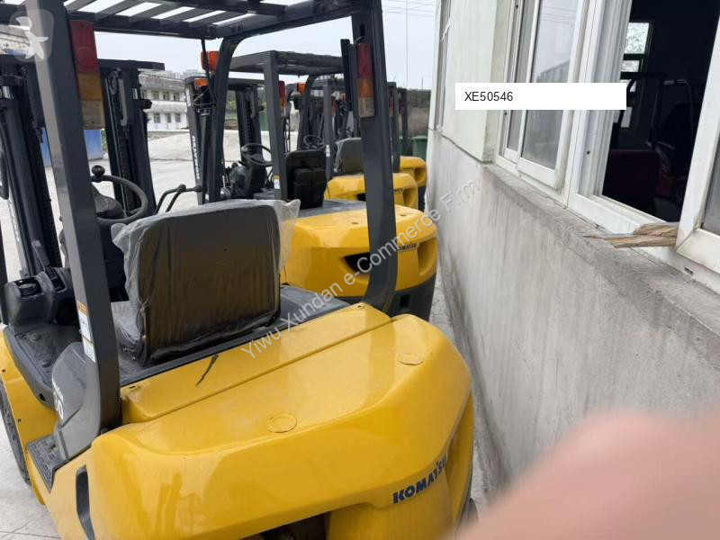 Teleskopický manipulátor Komatsu FD30