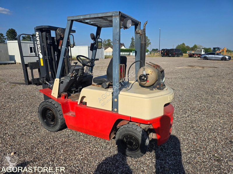 Carretilla elevadora Nissan UJO2A25U