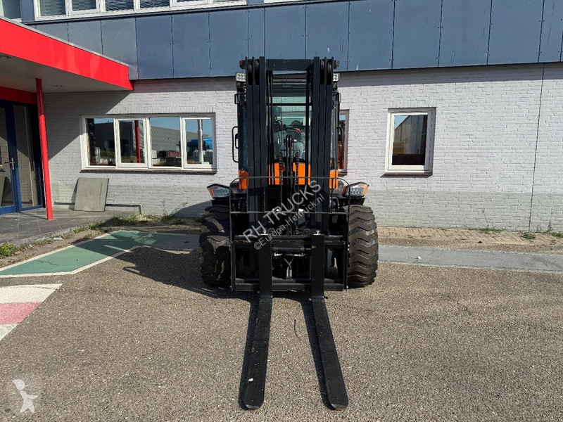 Vysokozdvižný vozík  CPC35 4X4 ROUGH TERRAIN -...