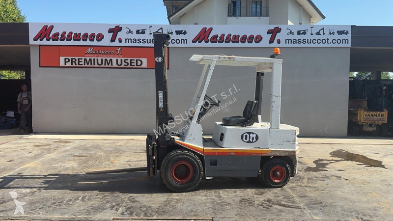 Teleskopický manipulátor Fiat OM DI30C