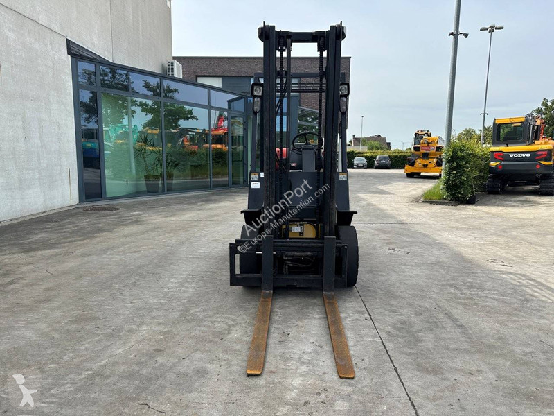 Кар Yale GLP20RF