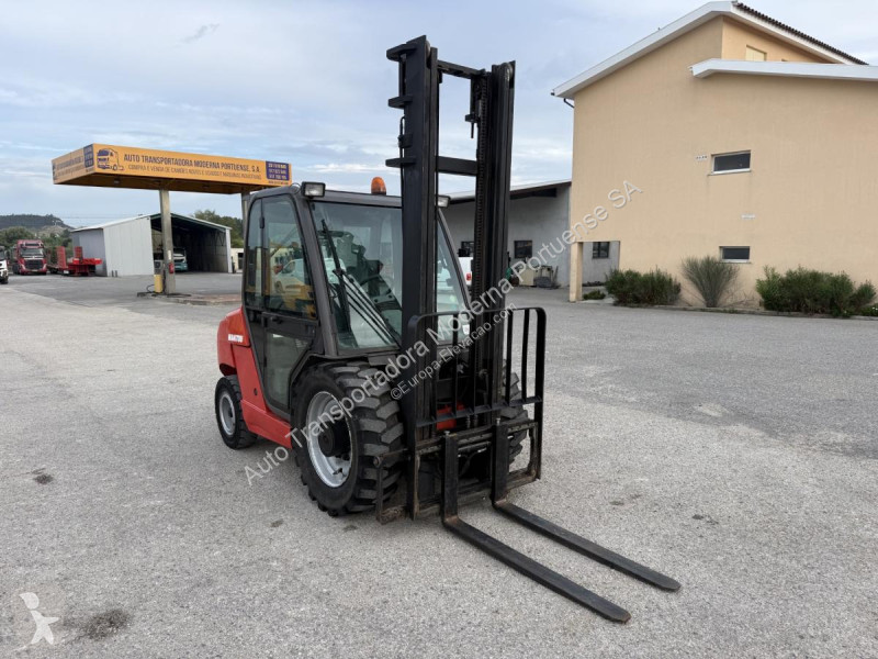 رافعة شوكية Manitou