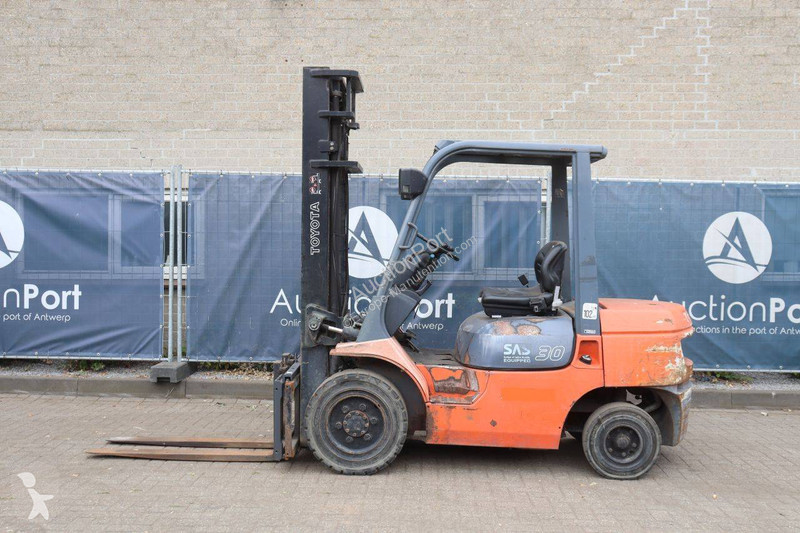 Stivuitor Toyota 02-7FDF30
