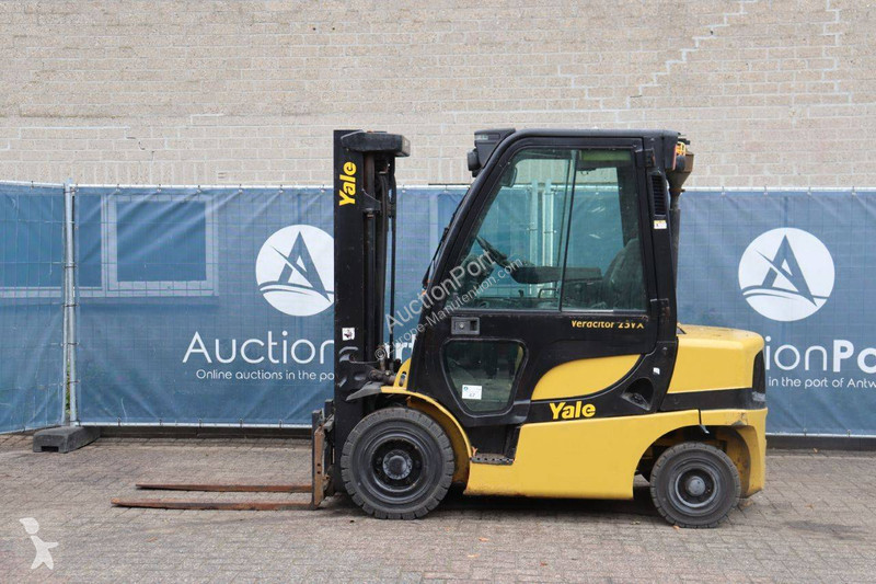 Empilhador elevador Yale E2170