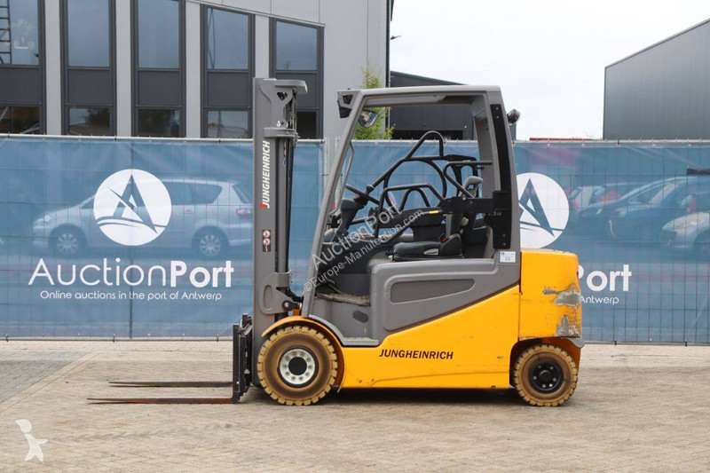Chariot élévateur Jungheinrich 425S