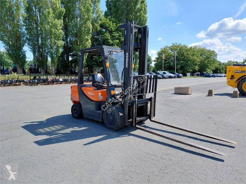 Chariot élévateur Doosan D30GP