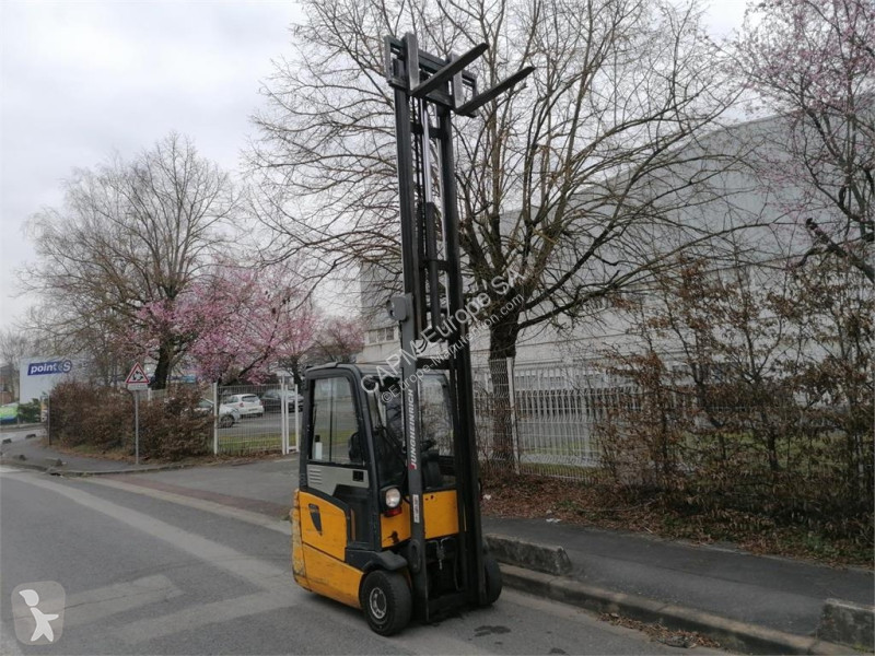 Chariot élévateur Jungheinrich EFG215