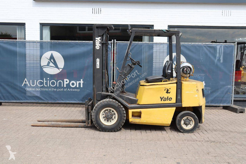 Навантажувач вилковий Yale GLP25-E2185