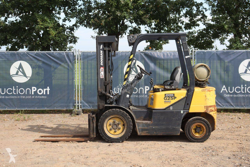 Навантажувач вилковий Daewoo G25P