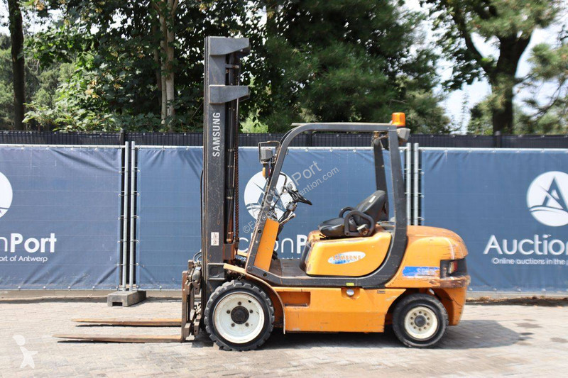 Samsung SF30D Forklift