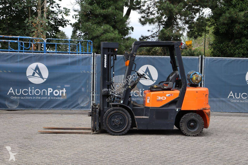 Doosan G30G Forklift