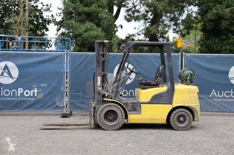 Hyundai 33L-7A Forklift