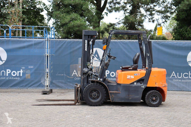 Doosan D25G Forklift
