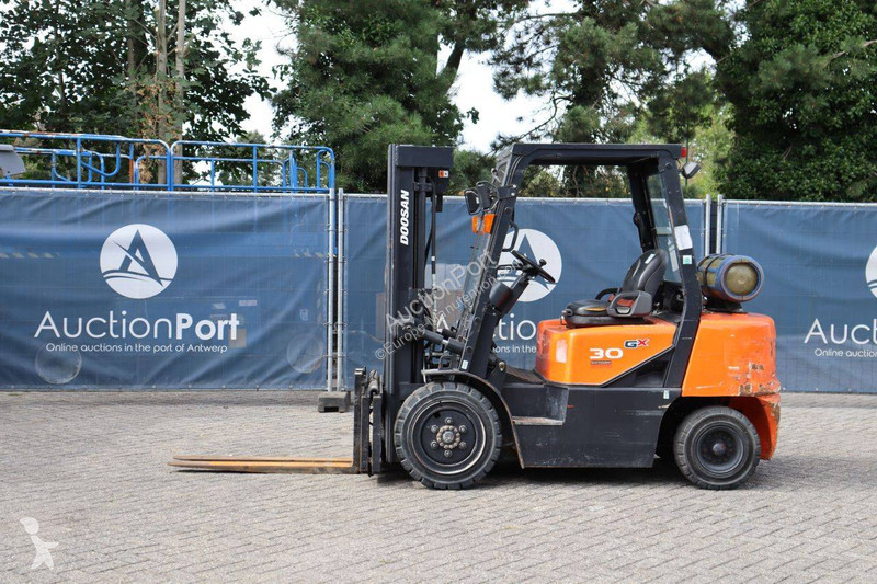Doosan G30G Forklift