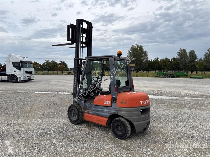 Emelőtargonca Toyota 02-6FDF30 2900 kg Forklift