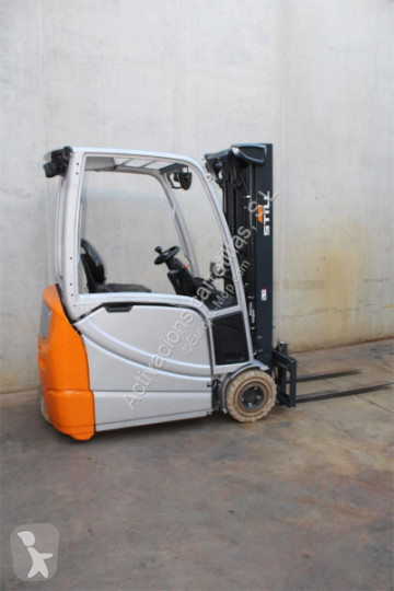 Still electric forklift