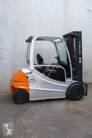 Still electric forklift