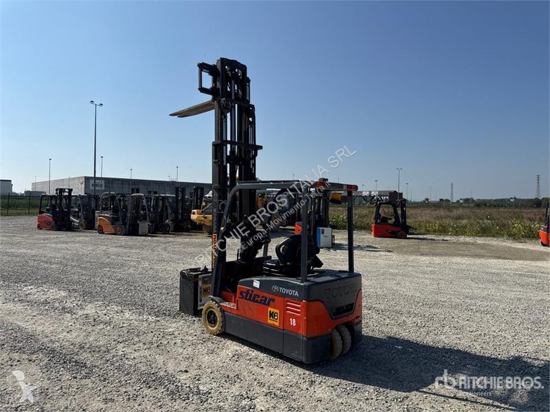 可升降式叉车 Toyota 7FBEF18 1800 kg Electric Forklift