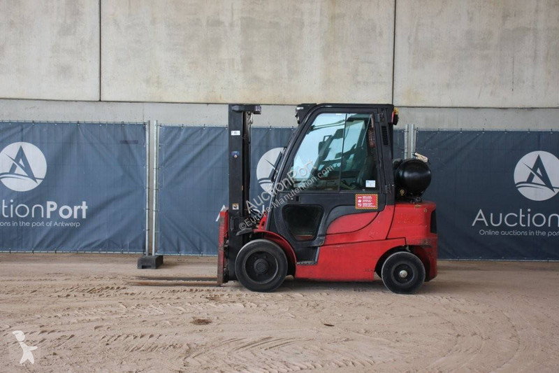可升降式叉车 Hyster