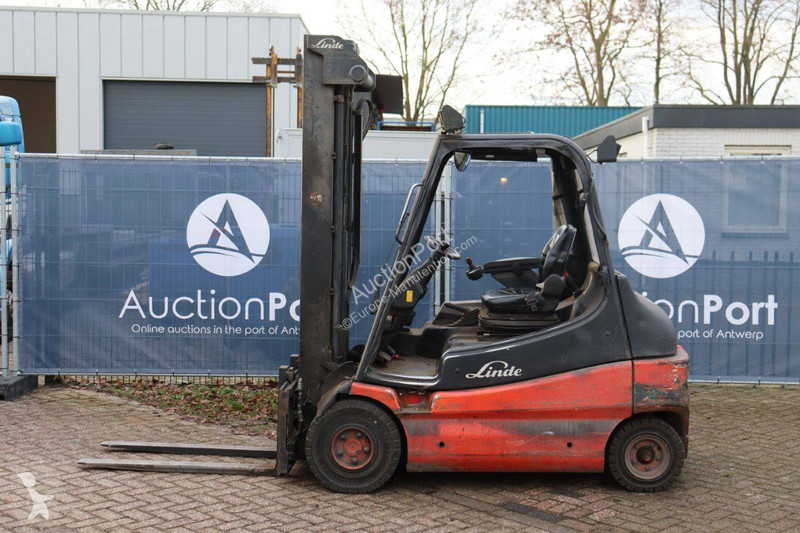 Stivuitor Linde E30/02