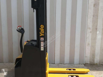Empilhador elevador Yale