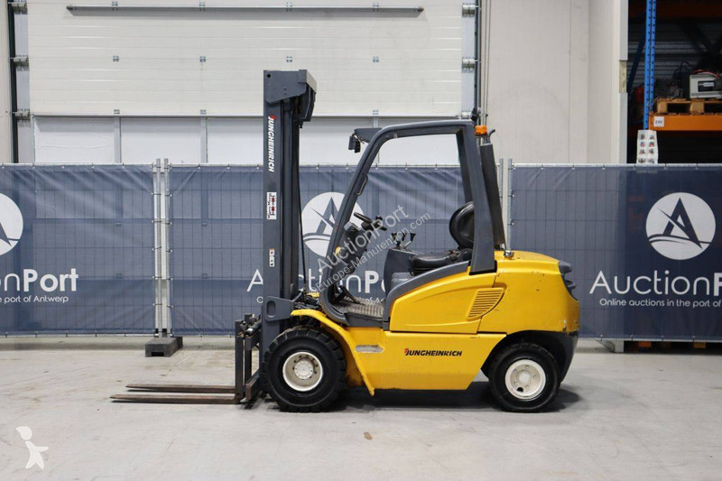 Chariot élévateur Jungheinrich DFG30BK400ZT
