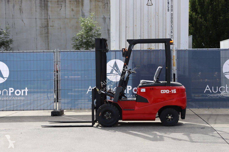 Chariot élévateur  CPD-15