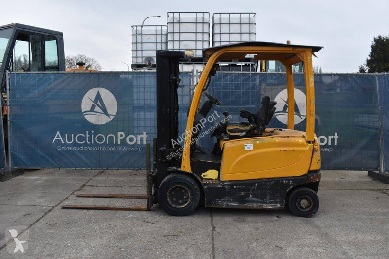 Teleskopický manipulátor Hyster -717