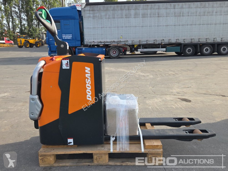 رافعة شوكية Doosan