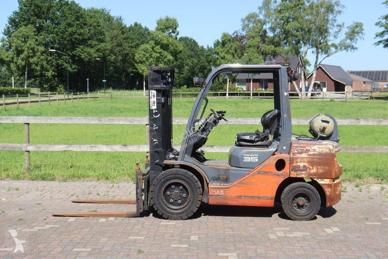 Carretilla elevadora Toyota 02