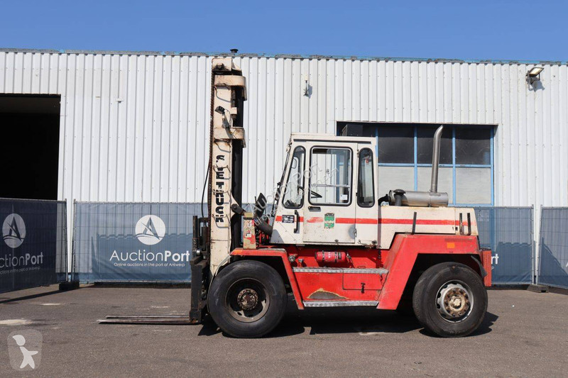 Chariot élévateur Svetruck 860 28