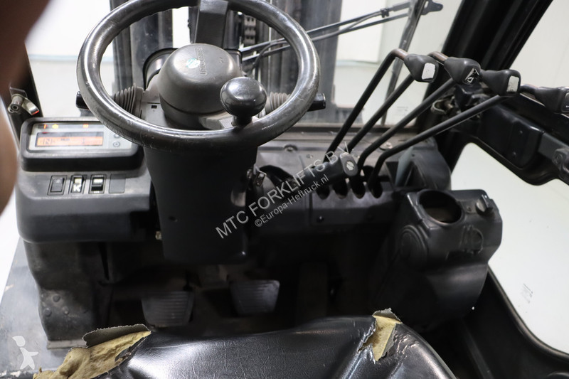 Chariot élévateur Nissan UGD02A30PQ