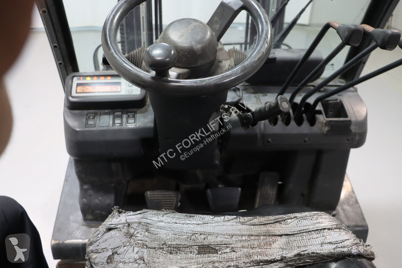 Chariot élévateur Nissan U1D2A25LQ