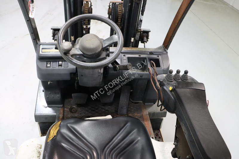 Chariot élévateur Nissan P1D1A18LQ