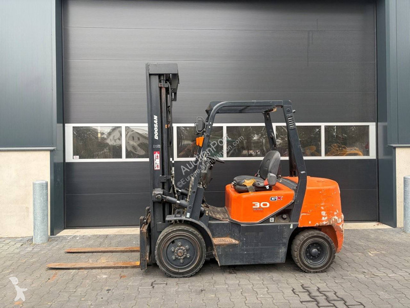 Chariot élévateur Doosan B30G