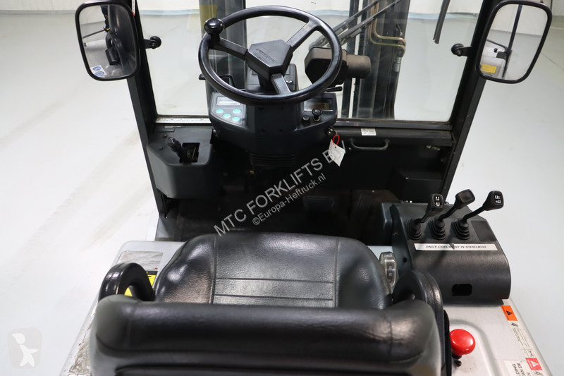 Chariot élévateur Nissan GQ02L30CU