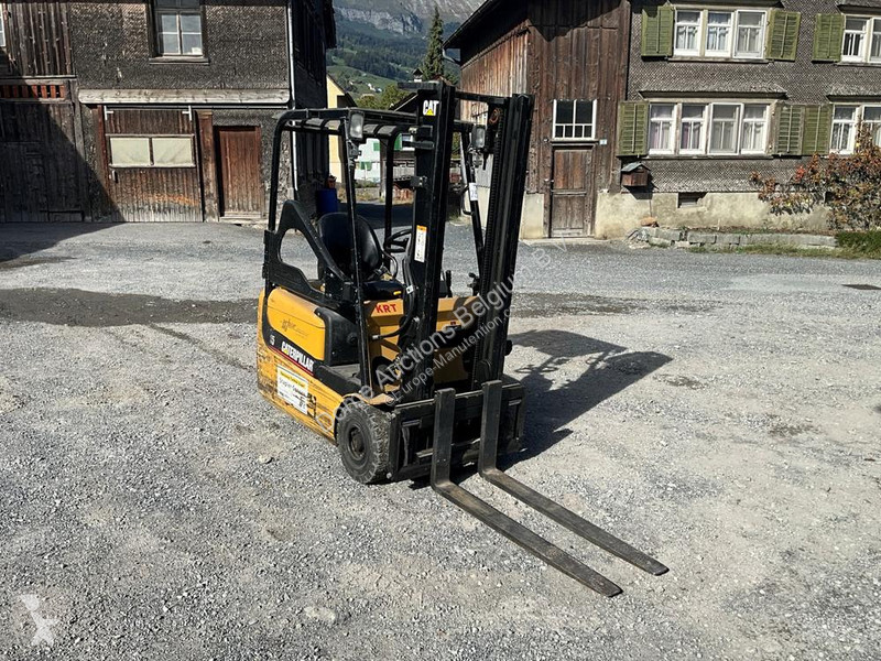 Empilhador elevador Caterpillar EP15KRT