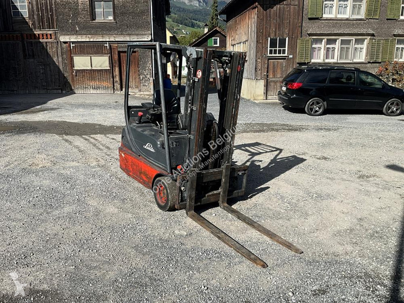 رافعة شوكية Linde C02