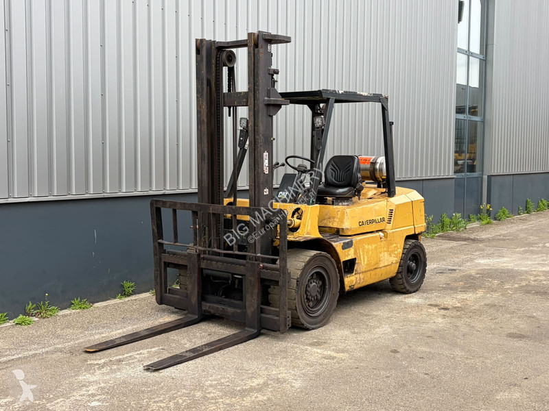 Кар Caterpillar GP40