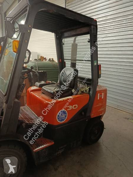 Empilhador elevador Doosan