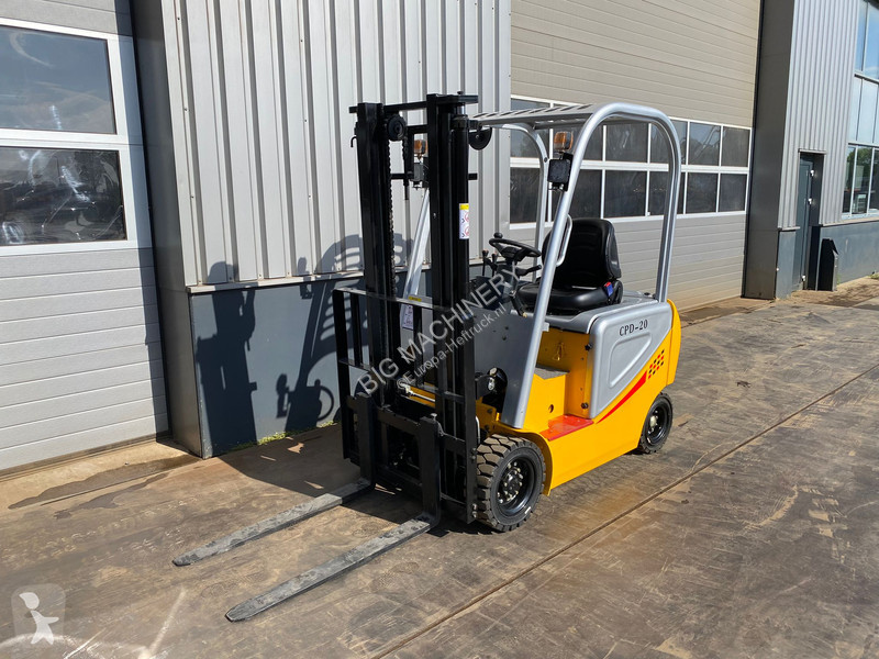 CPD 20 Forklift - 2.000 kg loading cap....